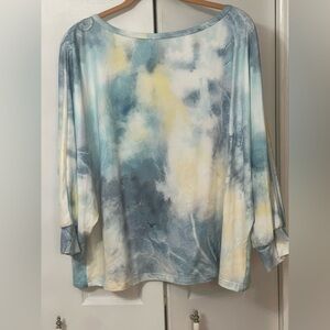 FIRST KISS TIE DYE SWEATSHIRT SIZE XL
